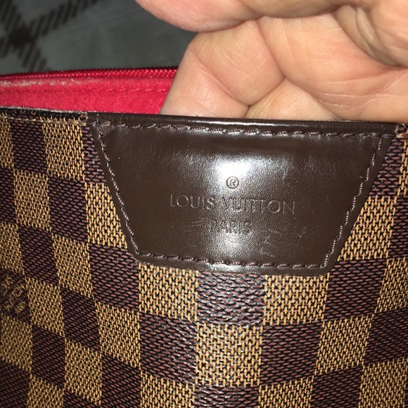 Louis Vuitton Rivington - Picture 8 of 14